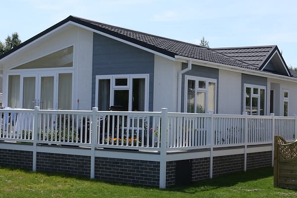 Willow Park Luxury Lodges Warwickshire park homes for sale